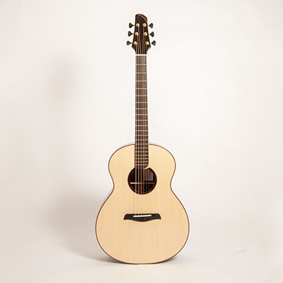 JT-OM - Well balanced mid-sized guitar
