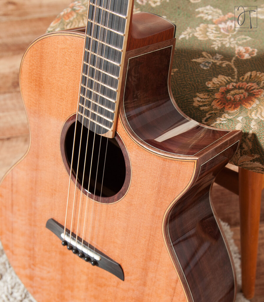 Small jumbo with cutaway