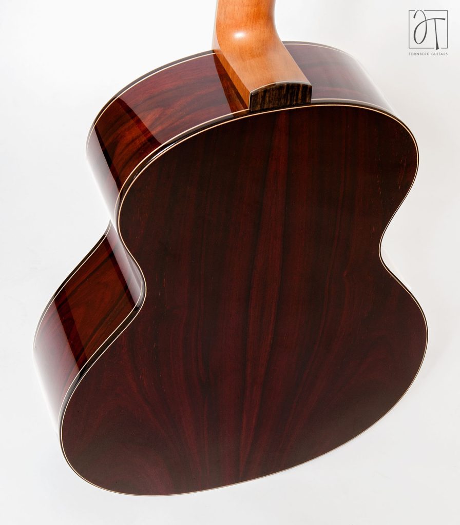Gorgeous bois de rose back and sides hig gloss finish